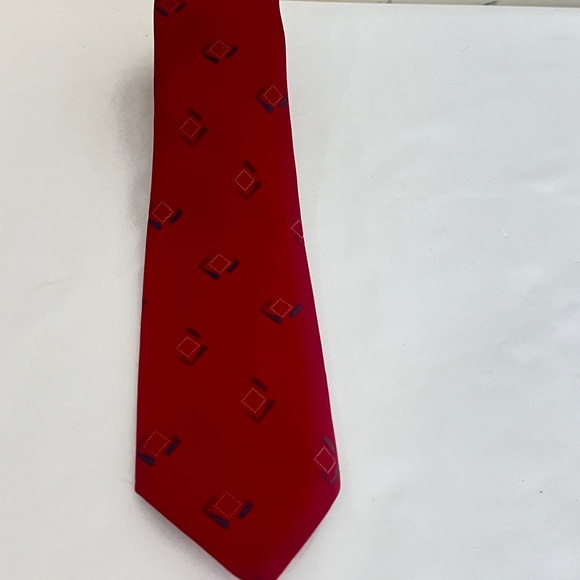 Van Hausen Classic Wide Red Silk Tie OS - Picture 3 of 12